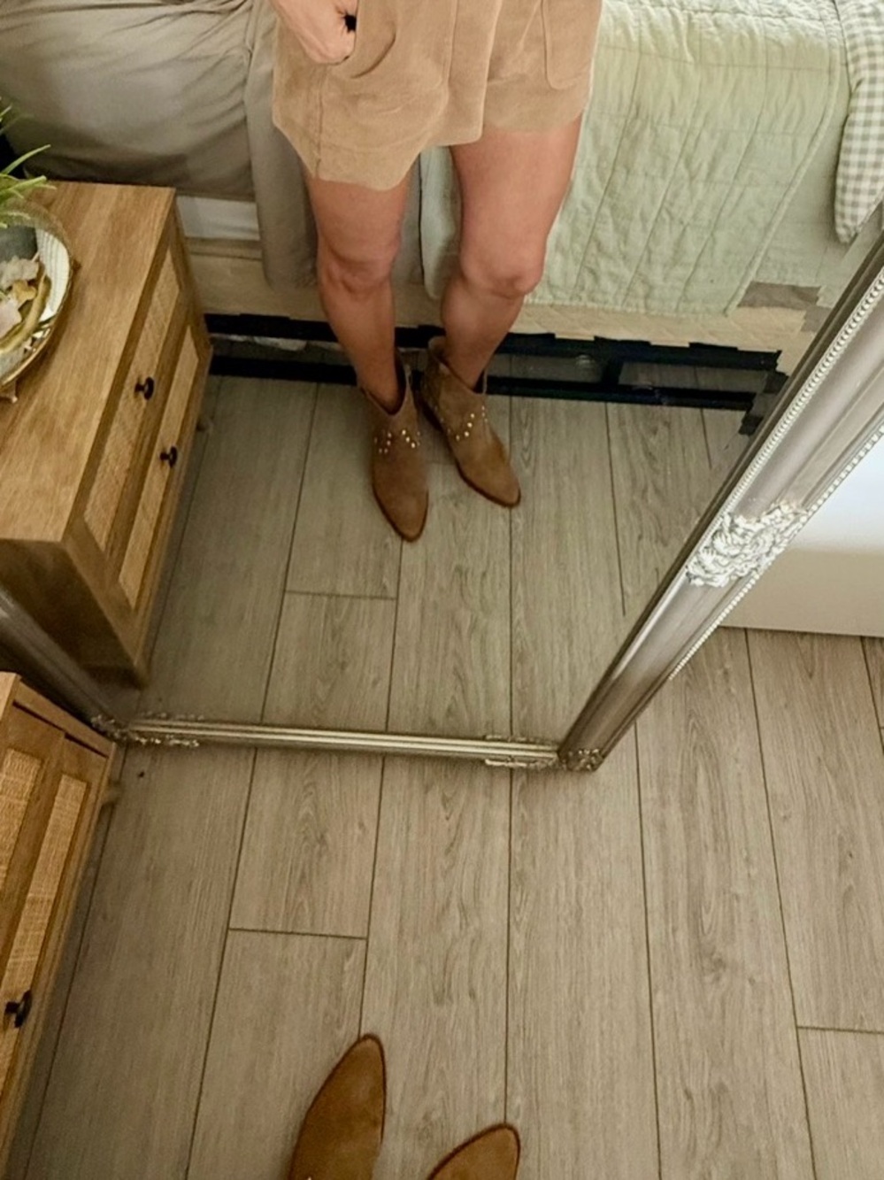 Coach Pauline Studded Suede Ankle Boots |
Size 8B | Coconut Tan
